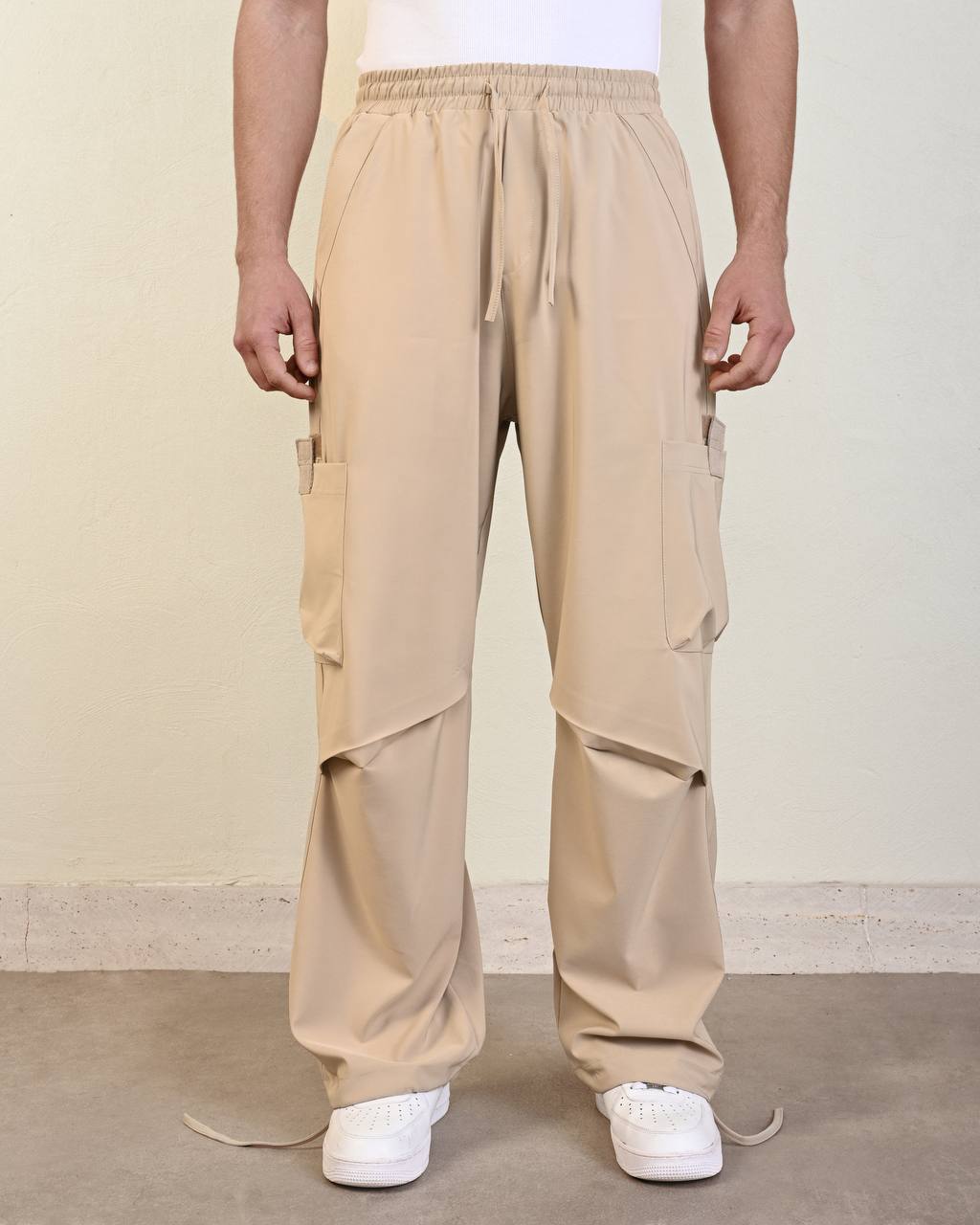 Men's Relaxed Fit Beige Cargo Pants